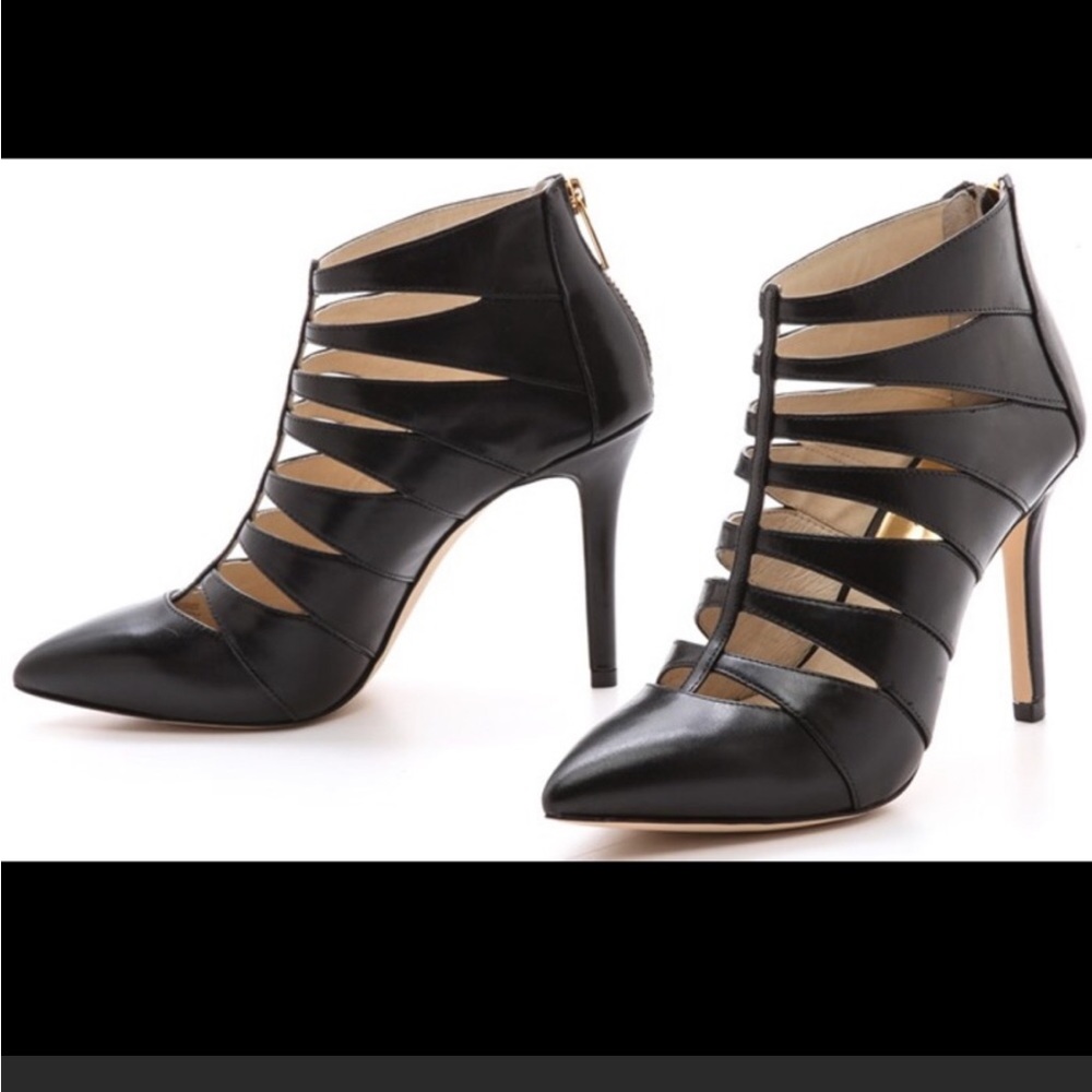 Michael Kors closed toed Mavis heel